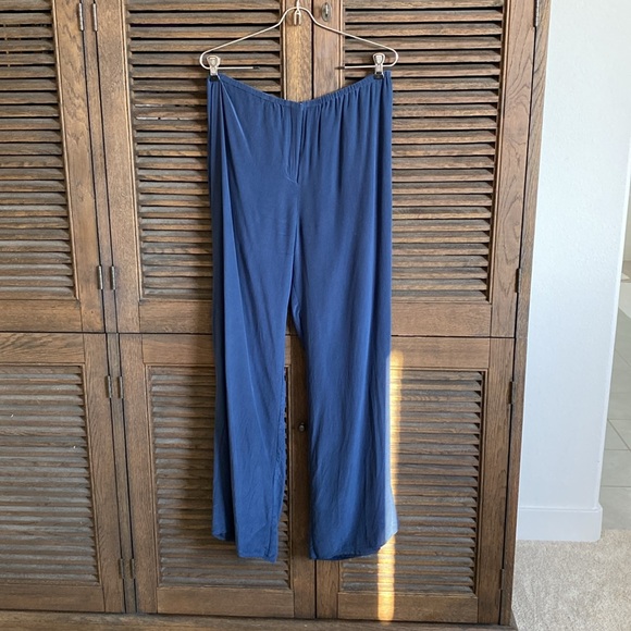 Neiman Marcus Exclusive Top & Pant Set for Evening - Picture 9 of 13